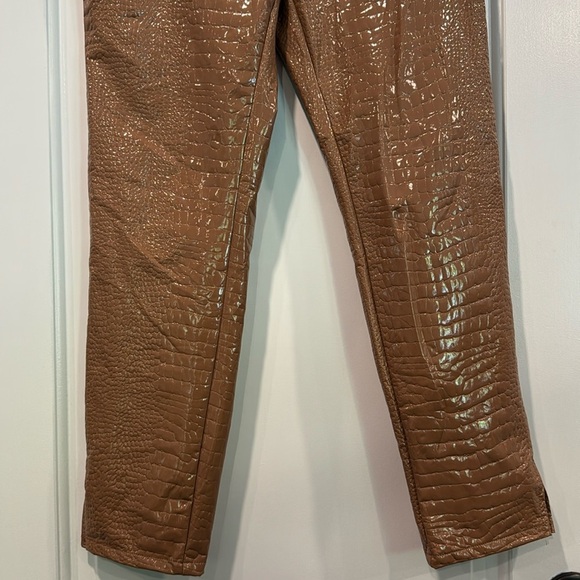 🔵 SHEIN Glossy Tan Faux Leather Croc-Embossed Pants Size Medium 6 - Picture 4 of 10